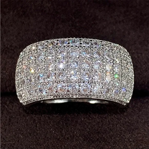 New 925 Silver Shine Luxury Wedding Ceremony Diamond Ring 💍 - Picture 4 of 6